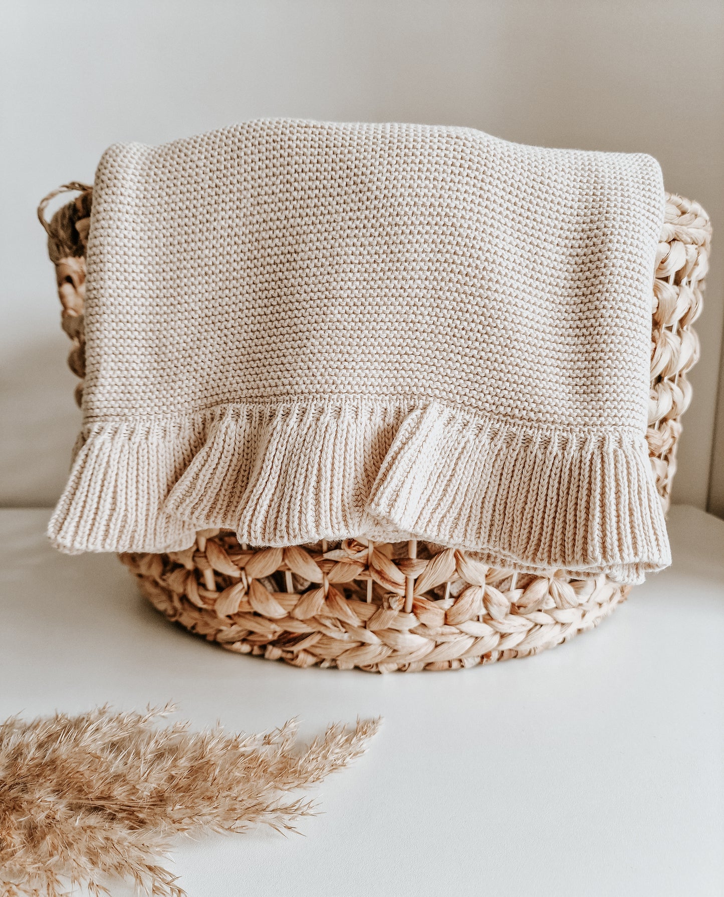 Ruffle deken met naam | Gebreid biologisch | Cookie