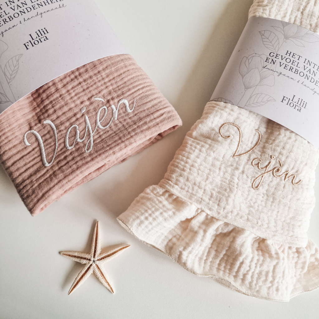 Large XL Hydrophilic cloth with name | Ruffle Champagne