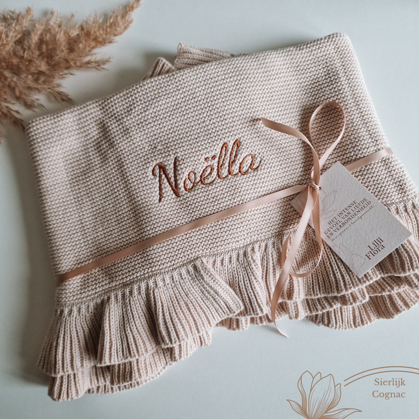 Ruffle deken met naam | Gebreid biologisch | Cookie