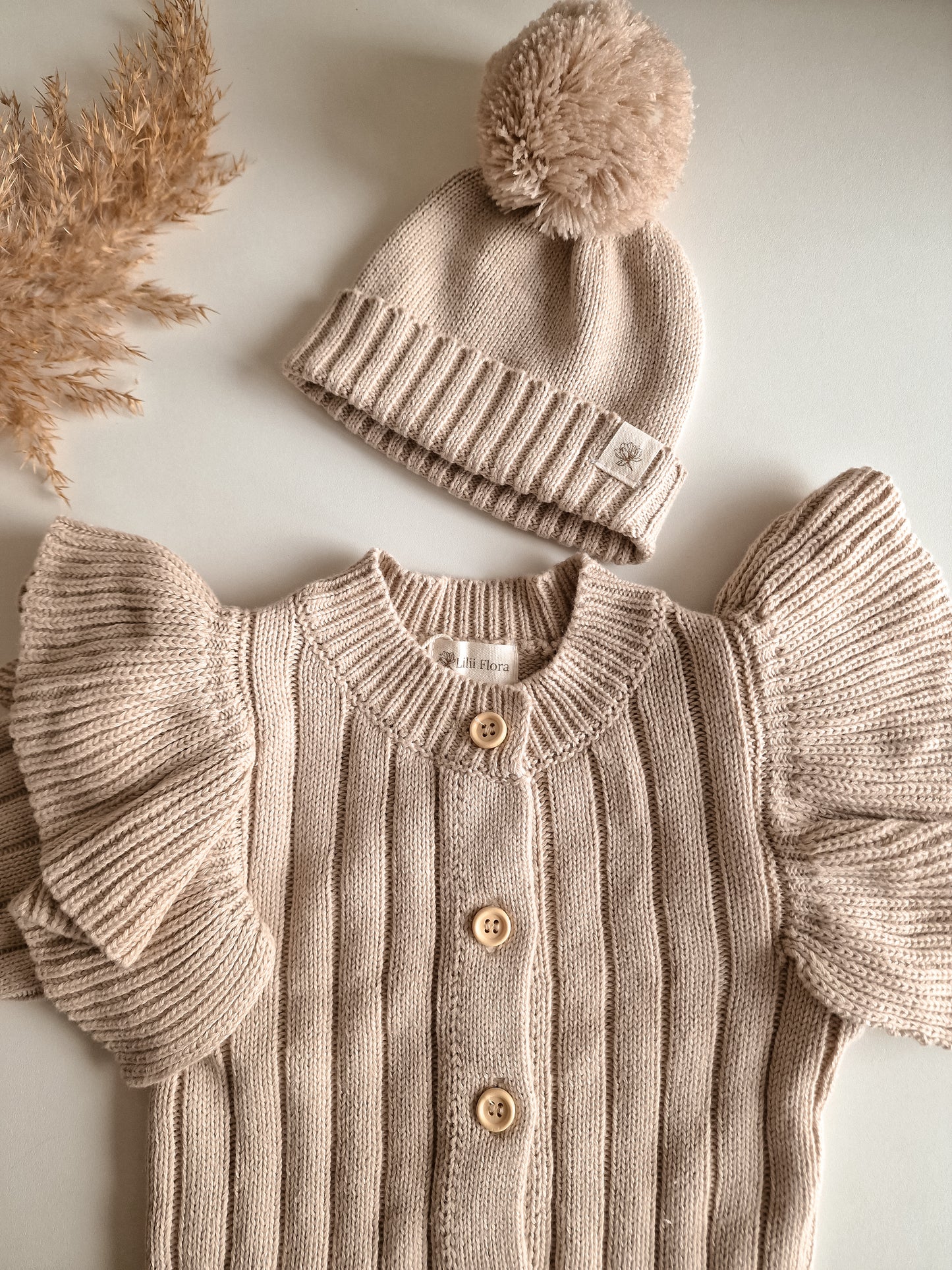 Boxpakje Ruffle met naam optioneel | Biologisch Gebreid| Beige