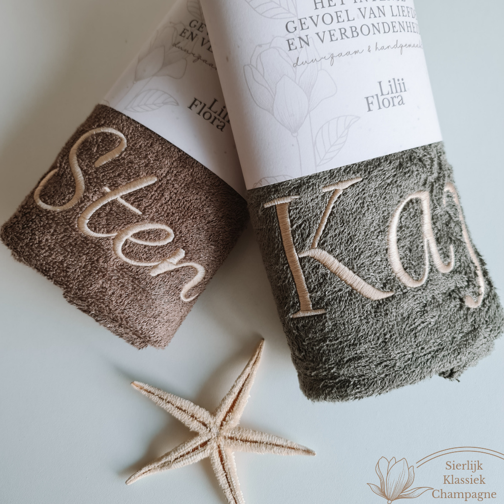 Children's towel bamboo luxury with name | Vintage green