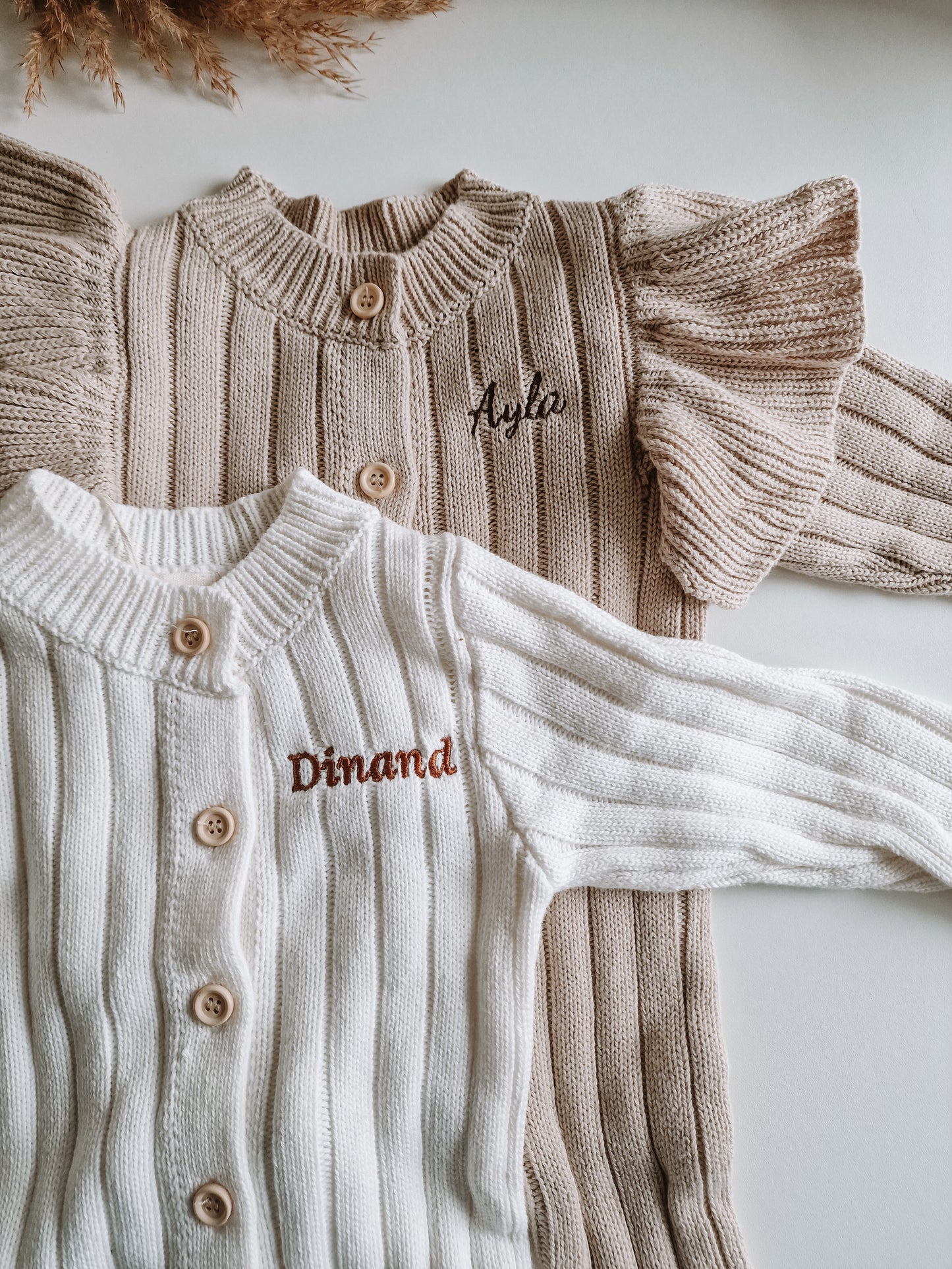Boxpakje Ruffle met naam| Biologisch Gebreid| Beige