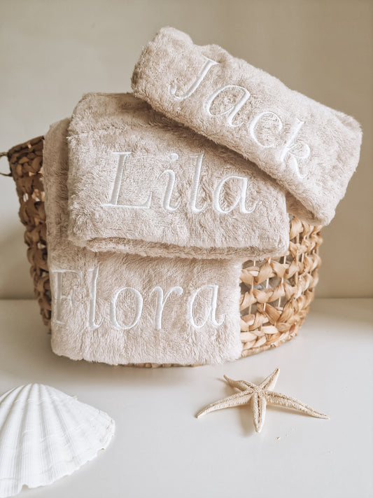 Handdoek bamboe luxe met naam | Sand brown
