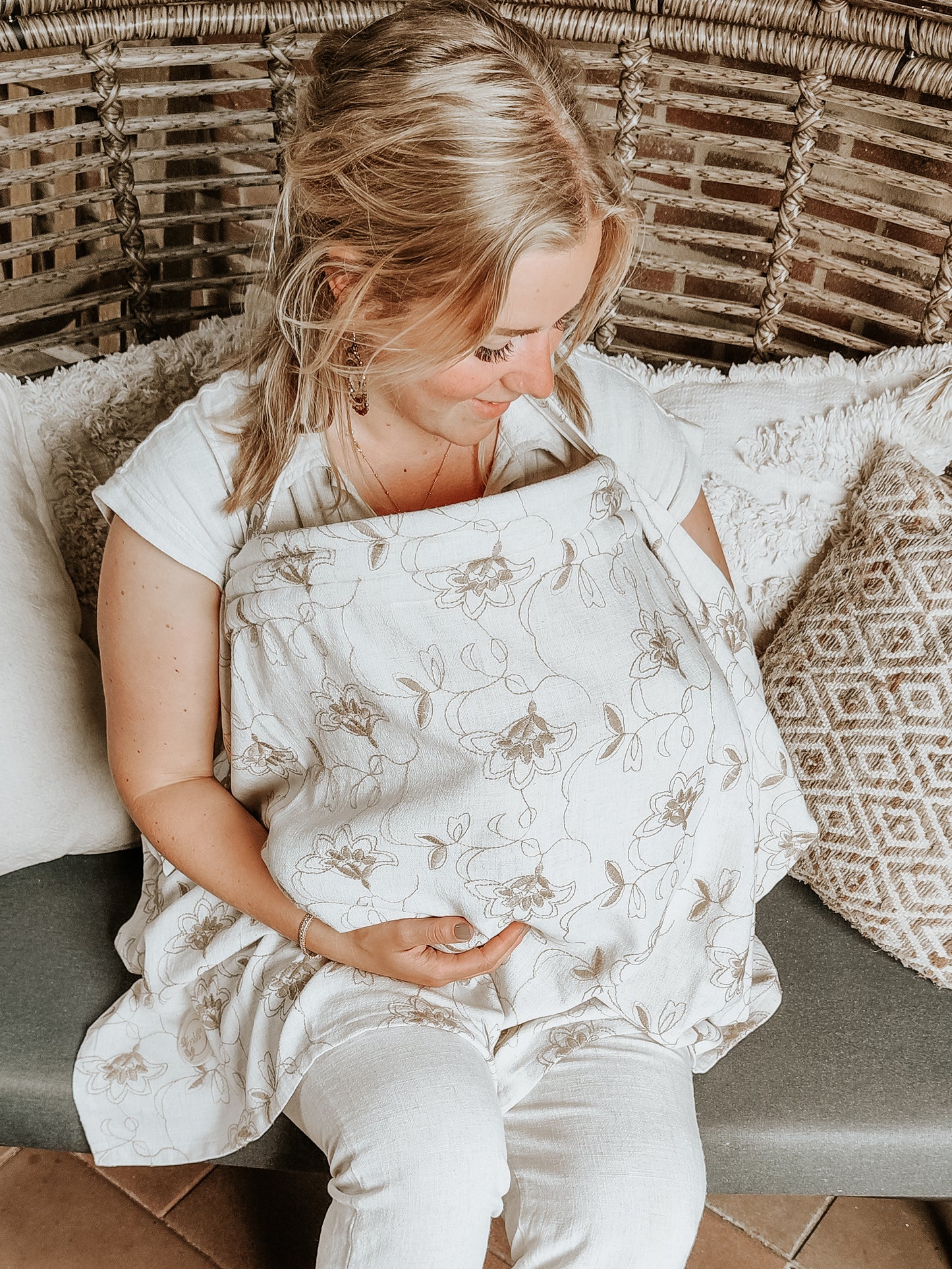 Luxury breastfeeding cloth | Dreamy