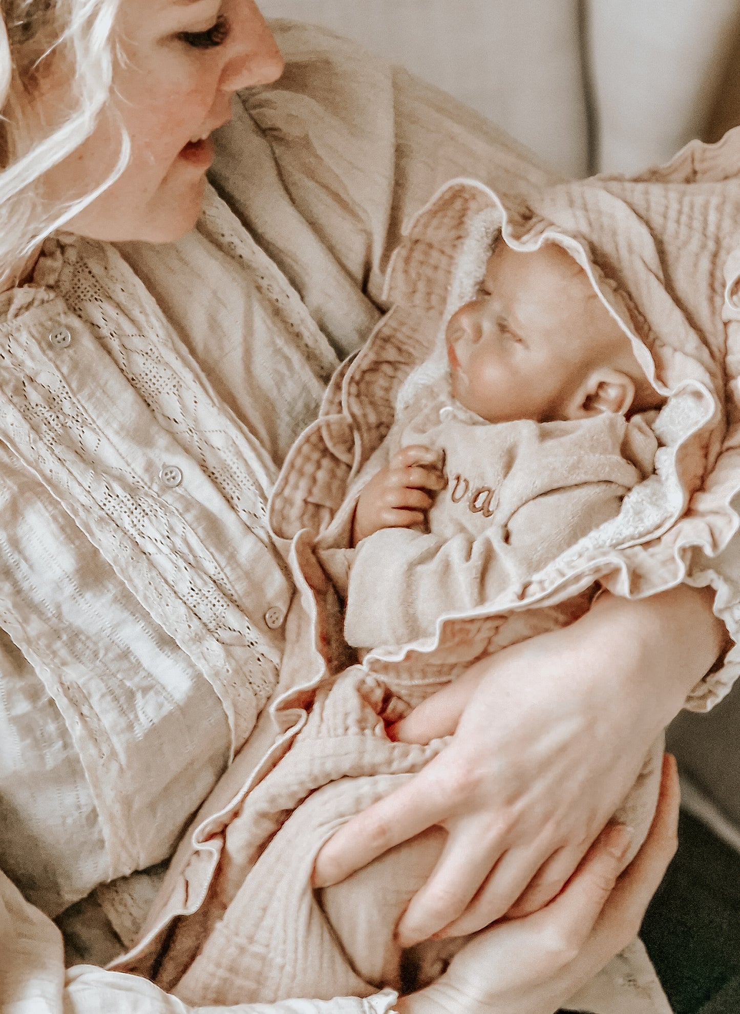 Bath cape baby shawl | Ruffle Sandy beach