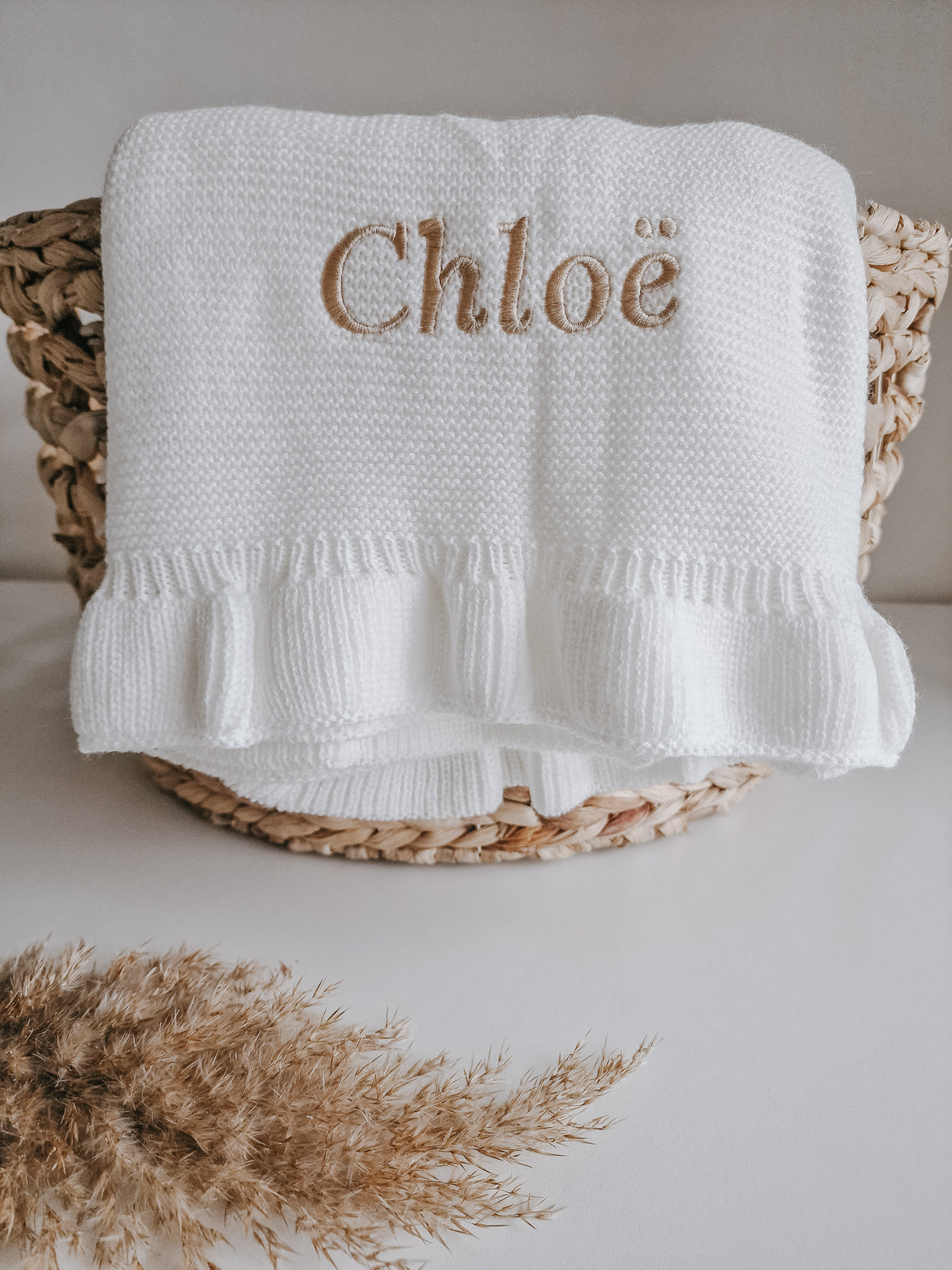Ruffle deken met naam optioneel | Gebreid biologisch | white