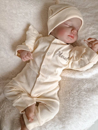 Baby knoopmuts met naam | Rib Vanilie