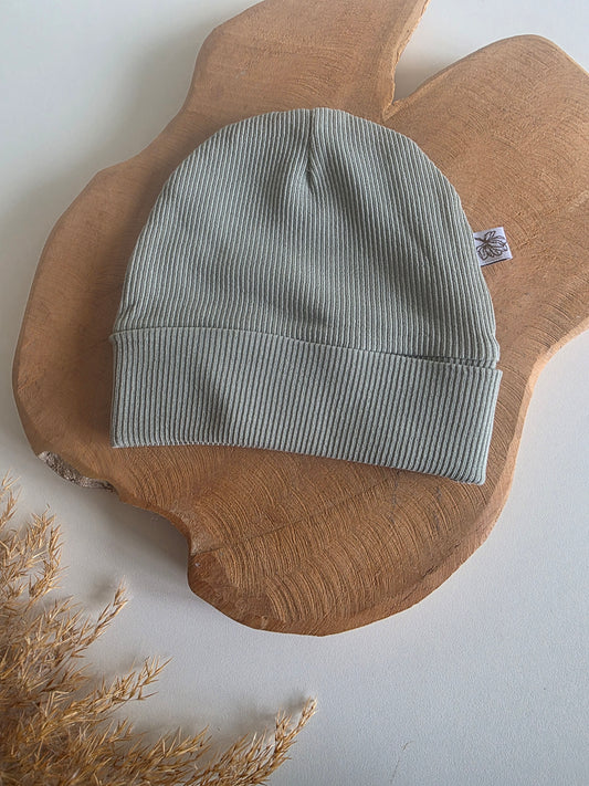 Babymuts met naam | Rib | Sage Green