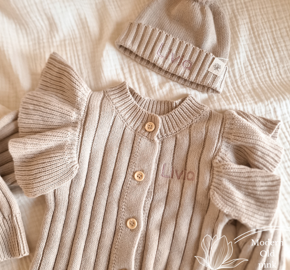 Babymuts met naam | Biologisch & Gebreid | Beige