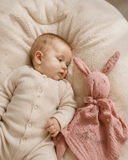 Rabbit cuddle cloth with name | Hydrofiel | Pink