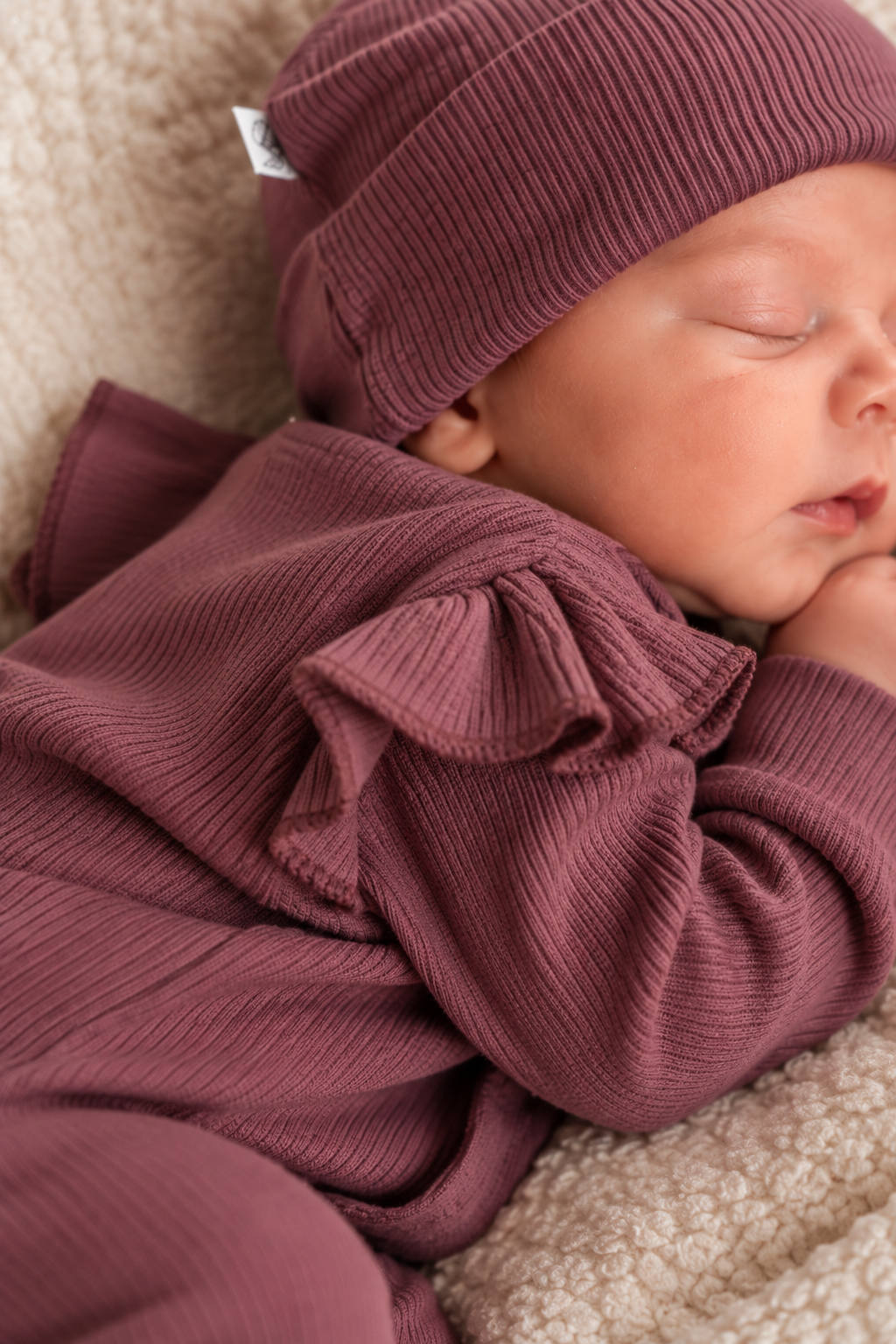 Boxpakje Ruffle met naam optioneel | Biologisch | Rib | Burgundy