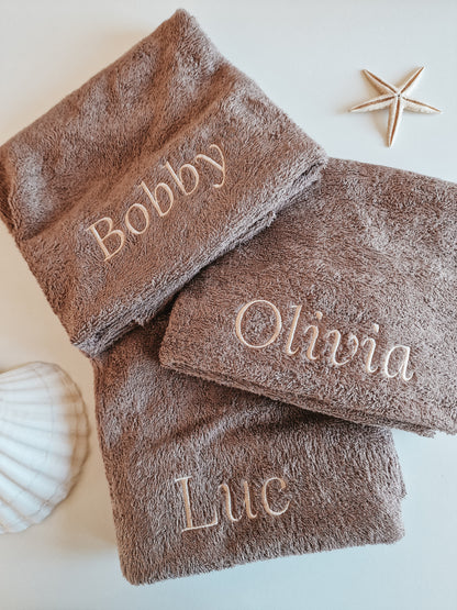 Luxury bamboo children's towel with name | Earth brown